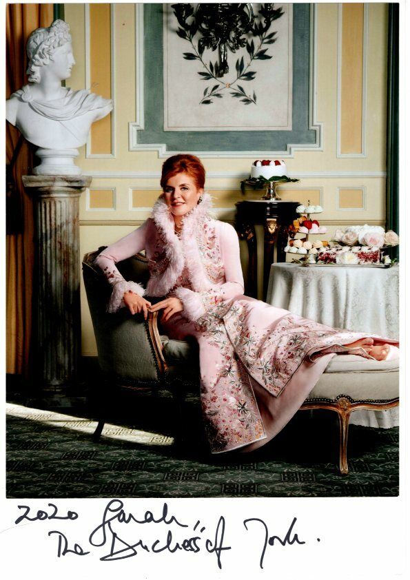 SARAH DUCHESS OF YORK signed autographed 8x10 mounted photo