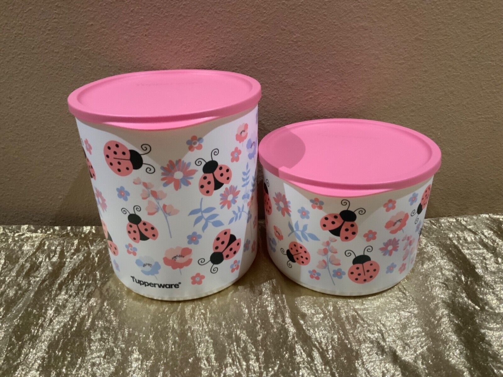 New UNIQUE Bright Tupperware Set/2 Cubix Round Pink Ladybugs Canisters 3.3, 2.1L