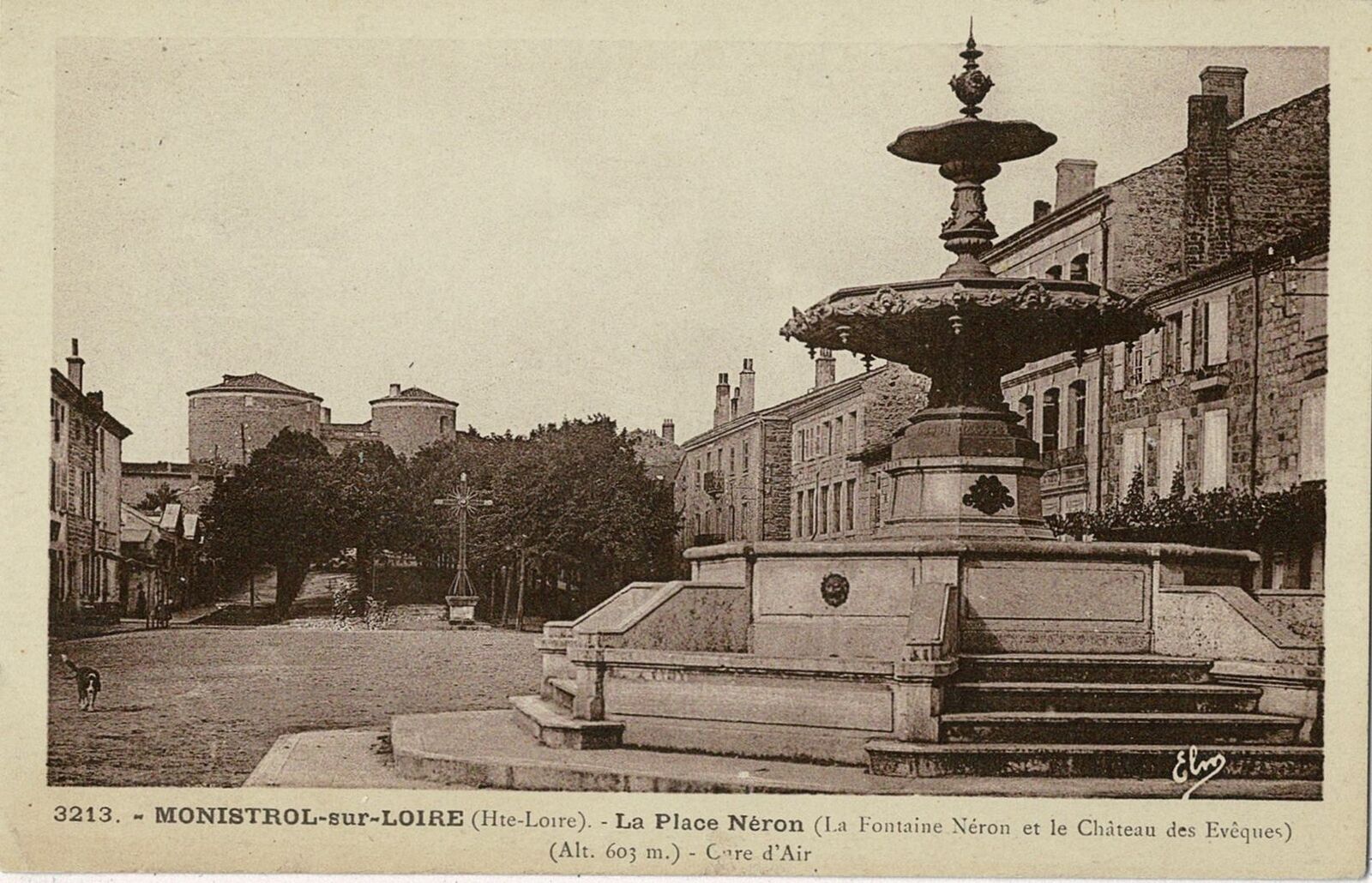 CPA - Monistrol-sur-Loire - La Place Néron - La Fontaine