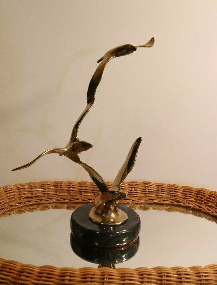 VINTAGE SPECTULAR  SOLID BRASS LARGE SEA GULLS IN FLIGHT ON A MARBLE BASE 