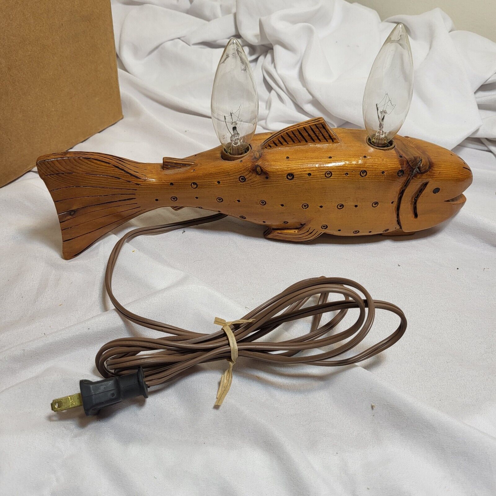 Carved FOLK Fish Table Lamp VTG 12” Fishing unique 2 bulbs vintage