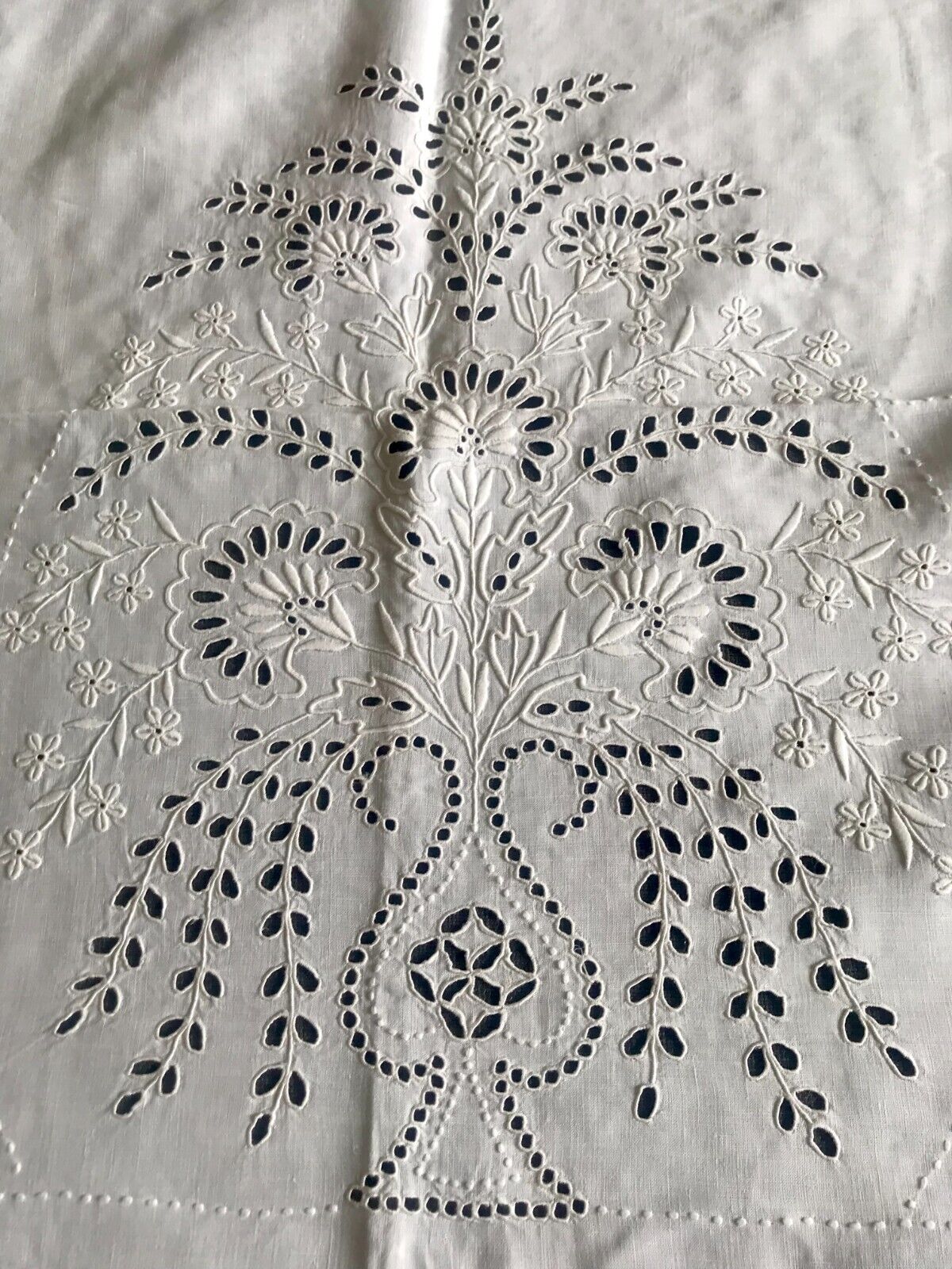 Vintage Tablecloth Handmade Cutwork Embroidery & embroidered M (W) ~ white linen