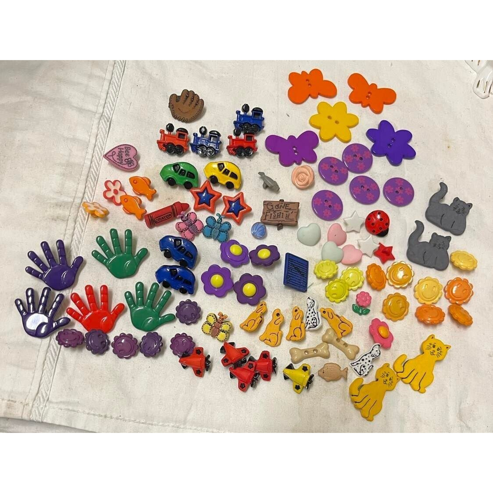 AWESOME COLORFUL LOT FANCY VINTAGE PLASTIC Shaped BUTTONS