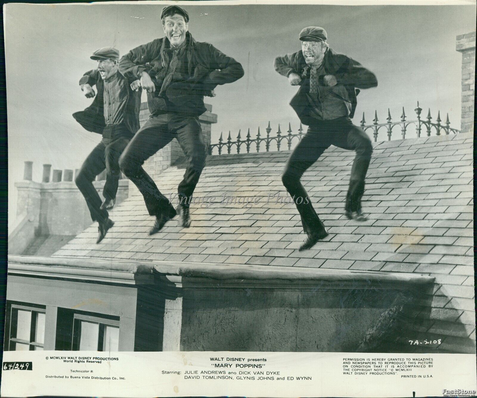 1965 Dick Van Dyke In Chimney Sweep Number From Mary Poppins Movies Photo 7X9