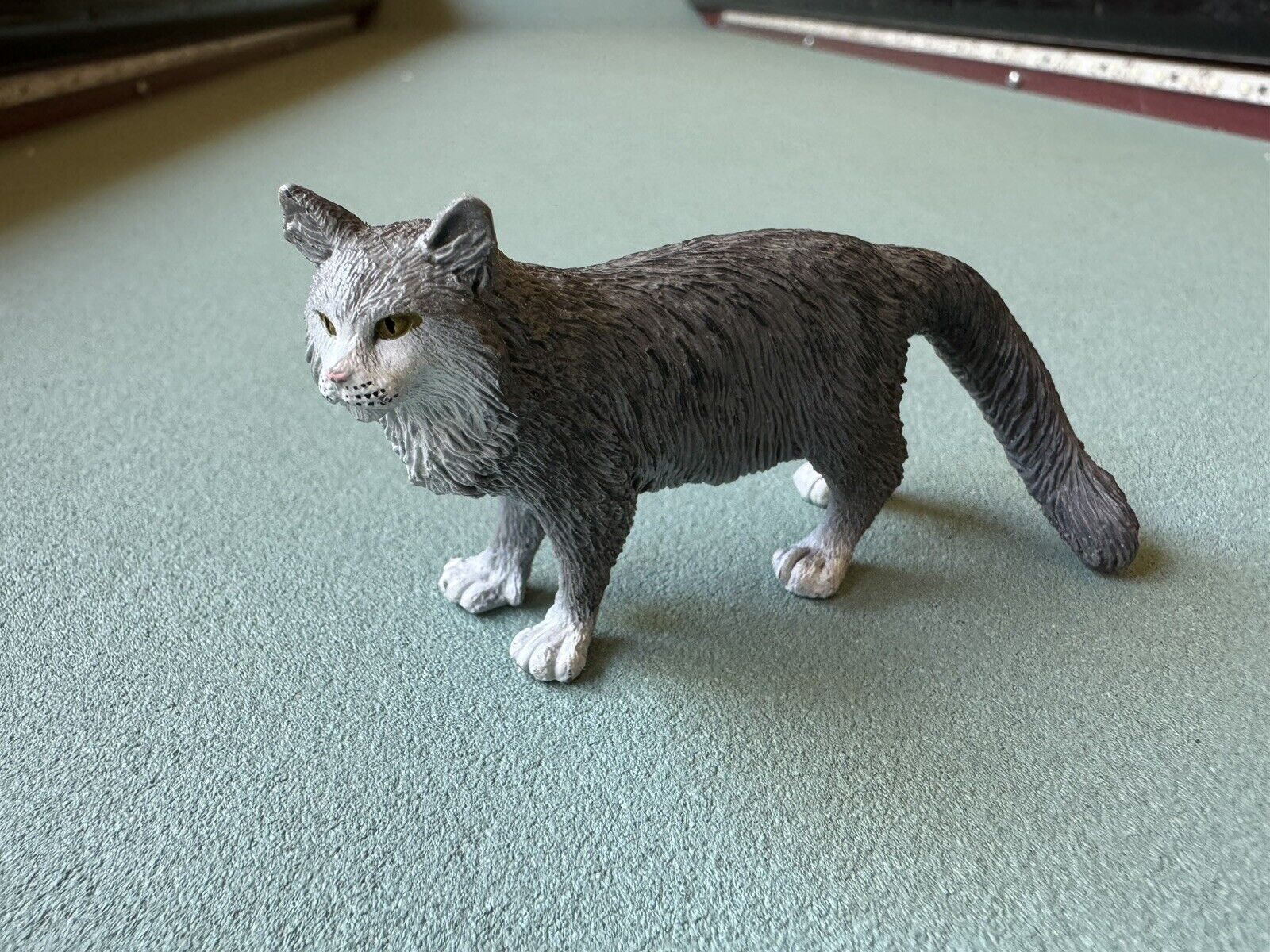 Schleich GREY MAINE COON CAT Figurine Domestic 13893 Figure Kitten 2018 Toy