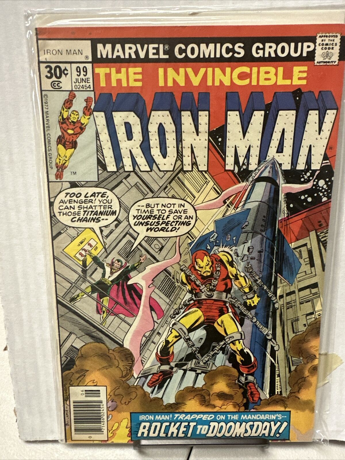 Invincible Iron Man 99 Trapped by the Mandarin
