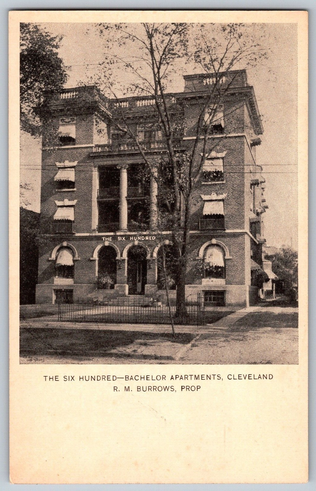 Cleveland, Ohio - Bachelor Apartments - The Six Hundred - Vintage Postcard
