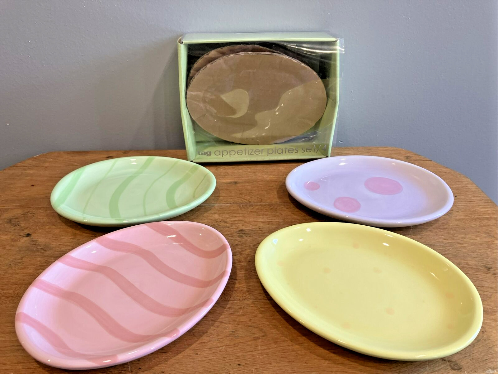 Set 4 Decorated Tag Pastel Easter Egg Oval Shape Appetizer Salad Dessert Plates