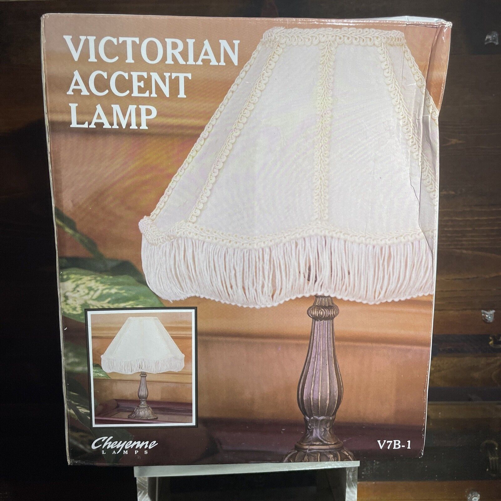 Cheyenne Victorian Style Accent Lamp Vintage Fringed Shade New In Box