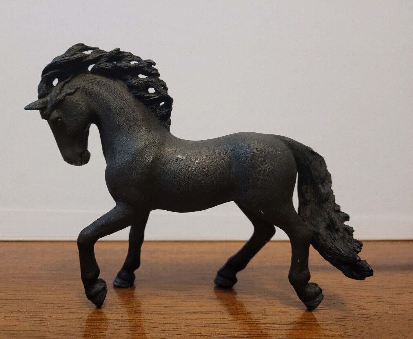  Schleich Black HORSE 13923 Pura Raza Stallion collectible