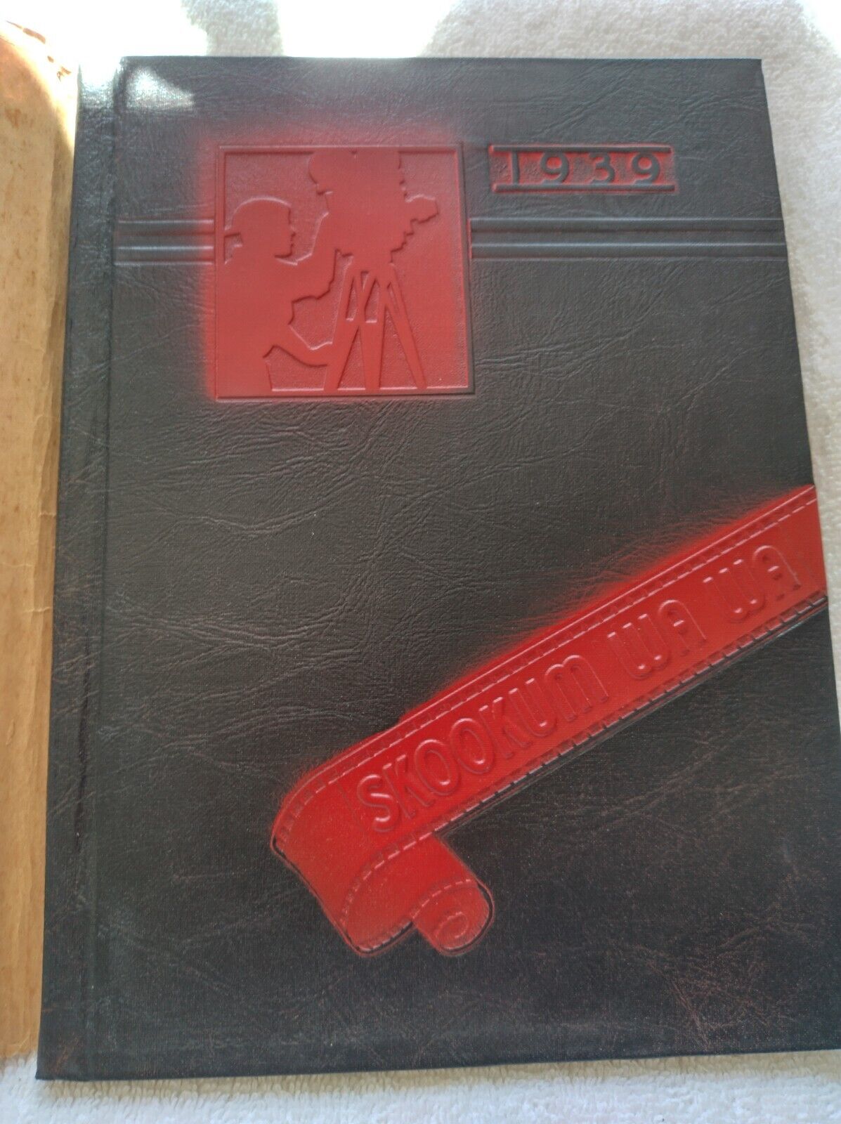 1939 Centralia High School, Centralia, Wa, Skookum WaWa, yearbook, paper dj