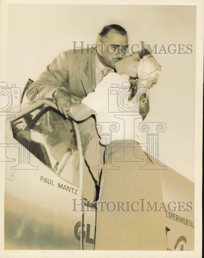 1948 Press Photo Paul Mantz congratulated by daughter after winning Bendix Races