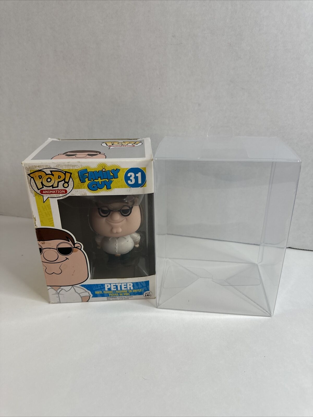 Funko Pop Vinyl: Family Guy - Peter Griffin #31 VAULTED RARE (Damaged Box)