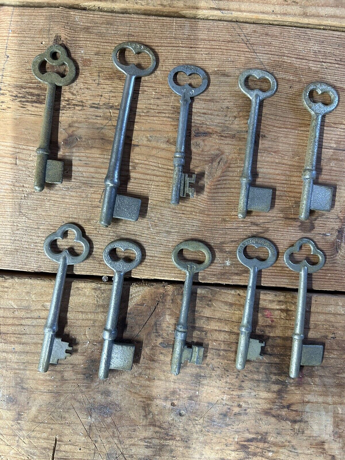 10 Antique & Vintage Barrel Skeleton Type Keys Lot #1