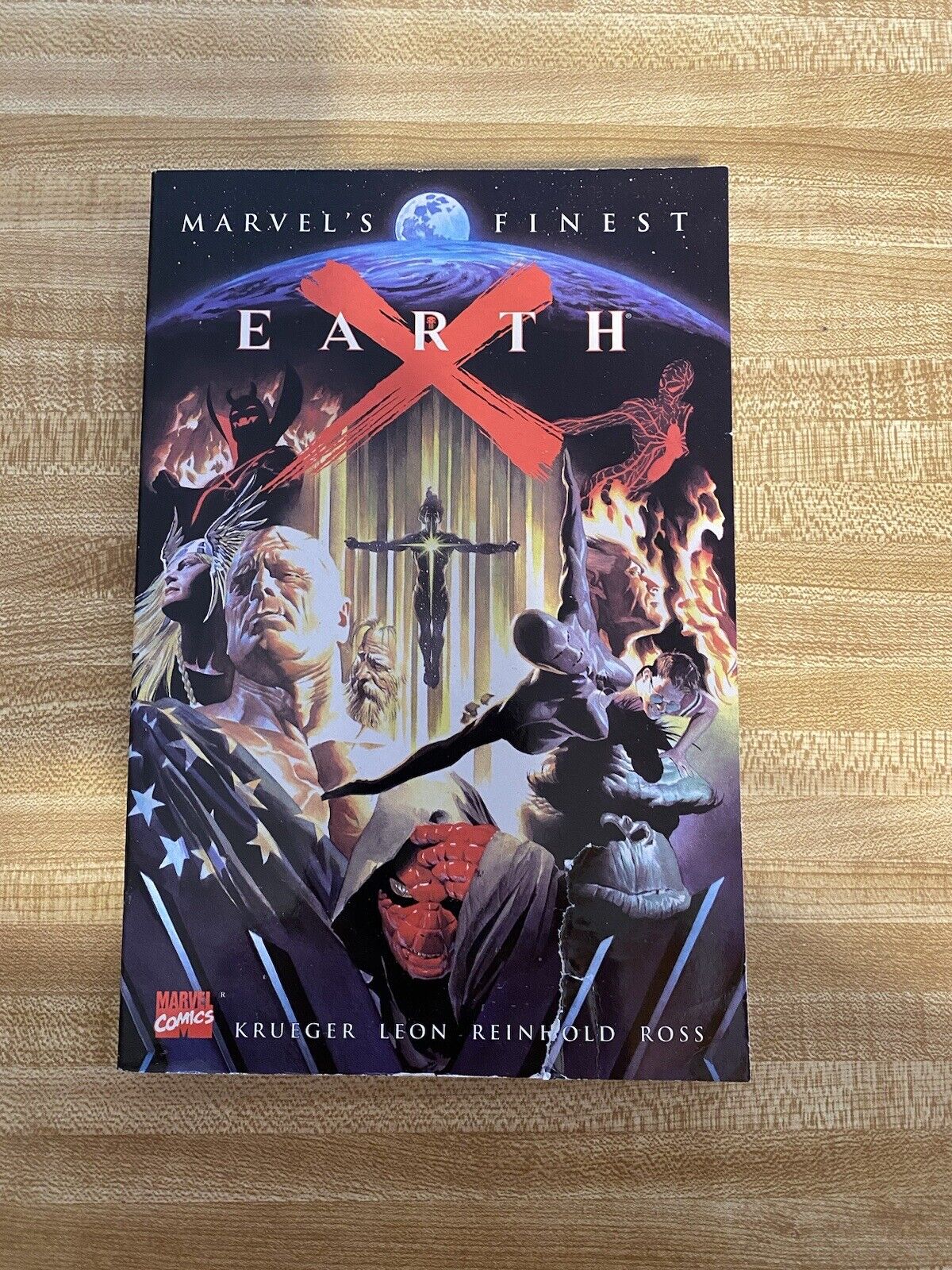 EARTH X VOLUME 1 MARVELS FINEST 2000