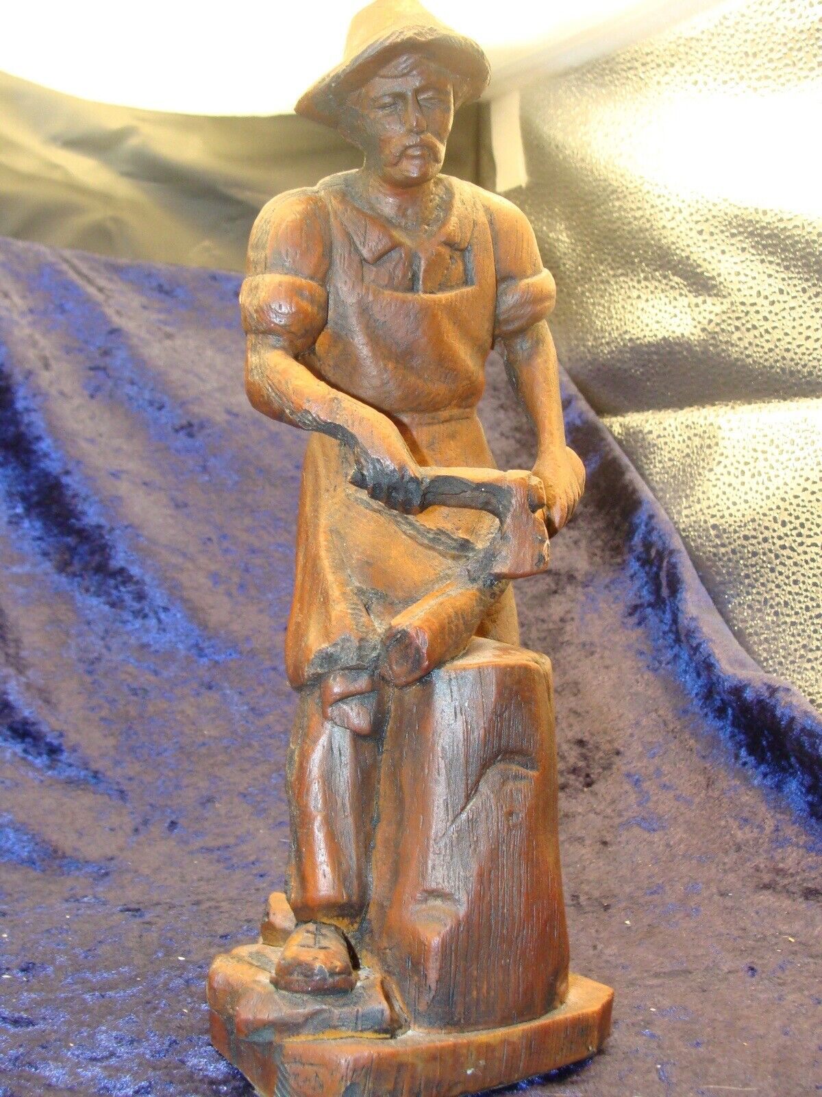 CARVED MAN CUTTING WOOD ~ 10” ~ Very Unique ~ GREAT CONDITION ~