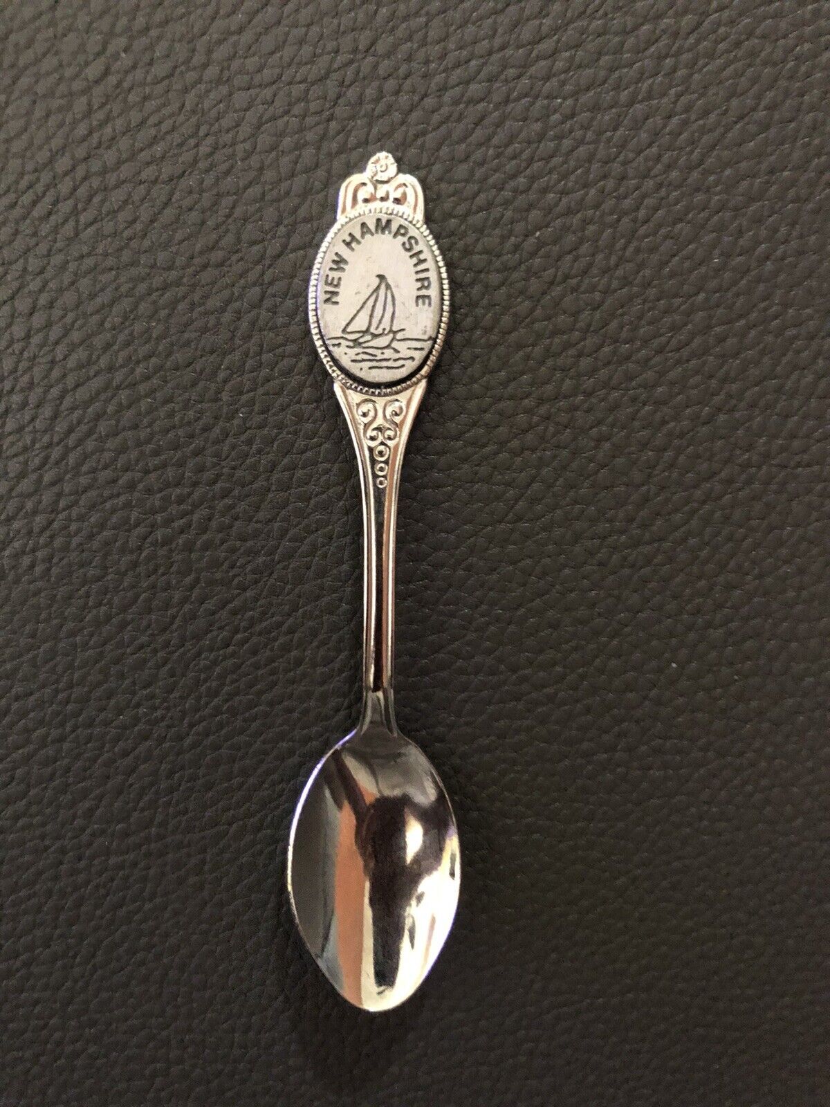 New Hampshire Collector’s Spoon 3.5 Vintage Souvenir Sailboat Live Free or Die