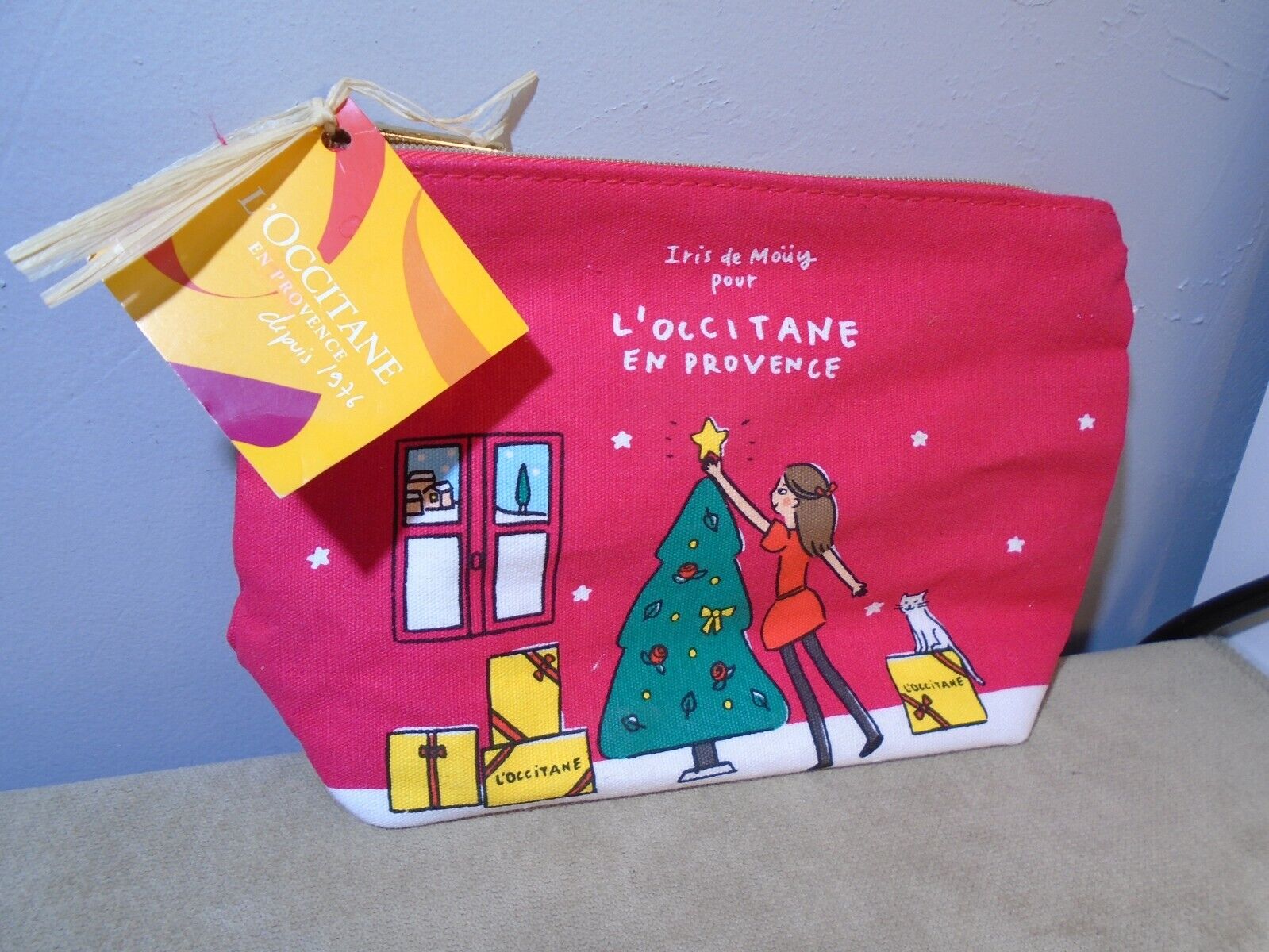 L\'OCCITANE CANVAS CHRISTMAS HOLIDAY MAKEUP COSMETIC ZIPPERED 7.5” X 5” BAG