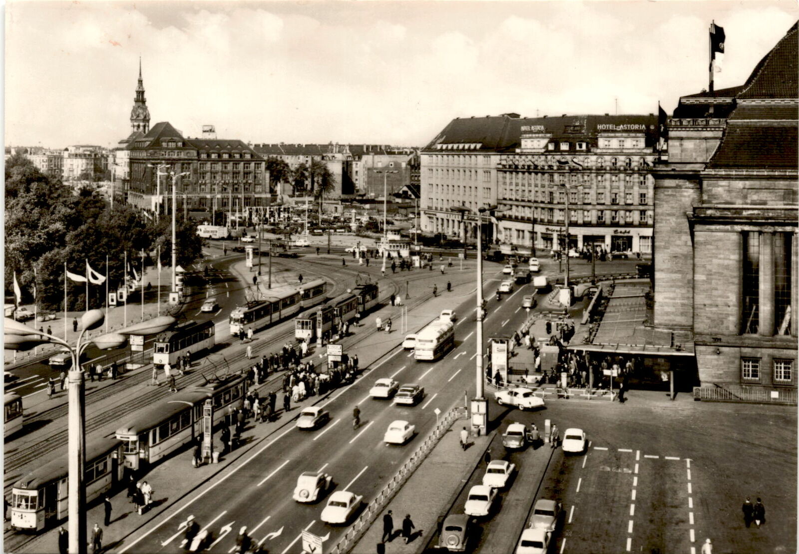 Hotel Astoria, Messestadt Leipzig, main train station, German, Postcard
