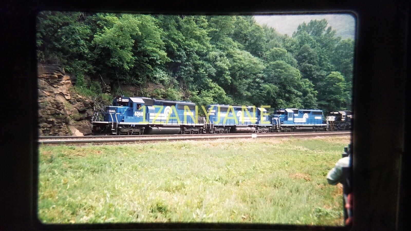 TTR14 TRAIN SLIDE Railroad MAIN Line CONRAIL 6368 HORSESHOE 1994