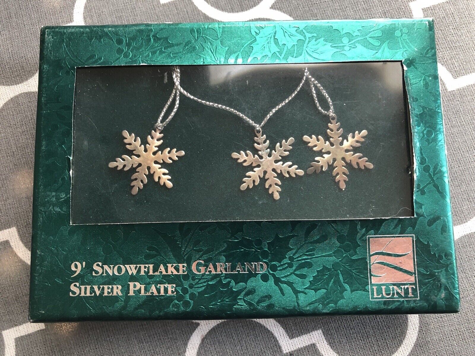 NEW LUNT Silversmiths CH1122 9 feet Silver Plated Snowflake Garland 740495450781