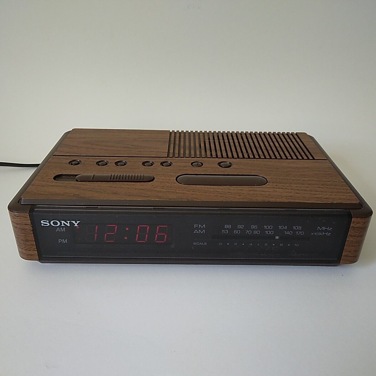 Sony Dream Machine ICF-C400 Radio Alarm Clock-1980-AM FM-Corded-Tested Works