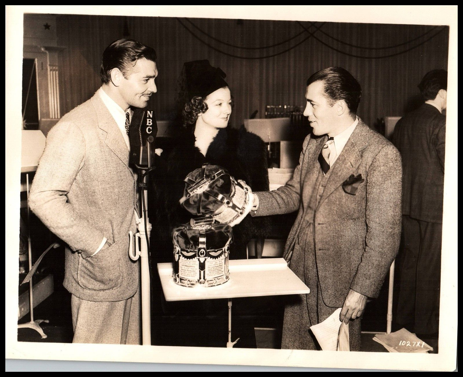 1938 HOLLYWOOD STARS CLARK GABLE MYRNA LOY & SPENCER TRACY TEST PILOT PHOTO  669