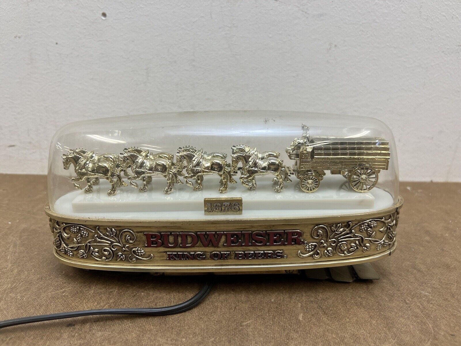 Budweiser Clydesdale Horse Wagon Cash Register Light Vintage Beer Display Topper