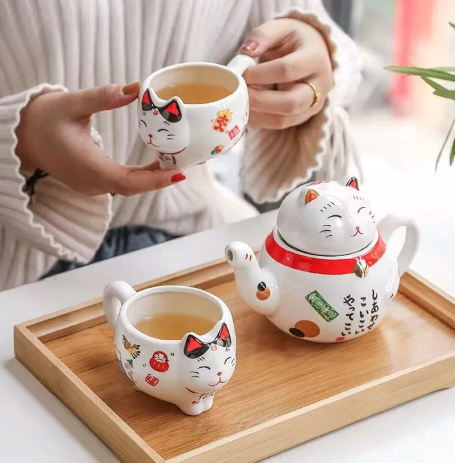 Maneki Neko Lucky Cat Tea Set, Tea Pot and Cups