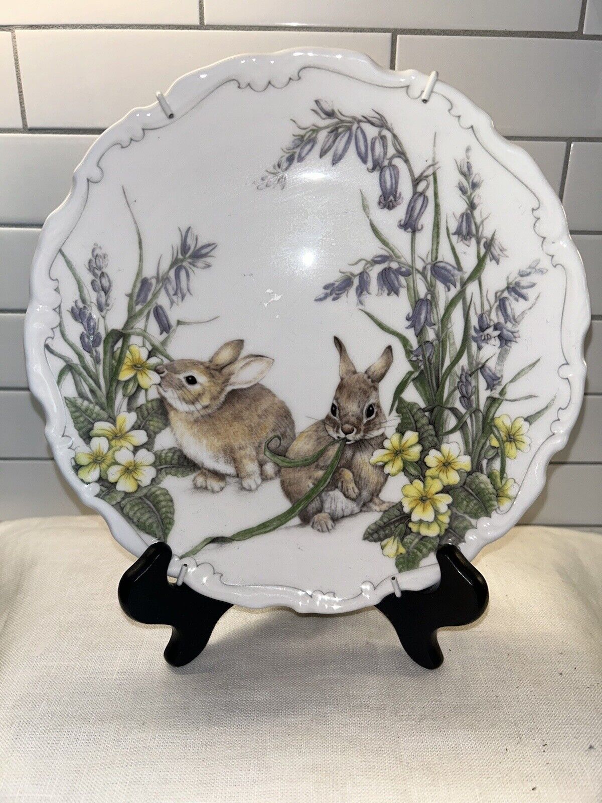 1987 Royal Albert England Country Walk Collection Summer Capers Plate W/ Bunnies