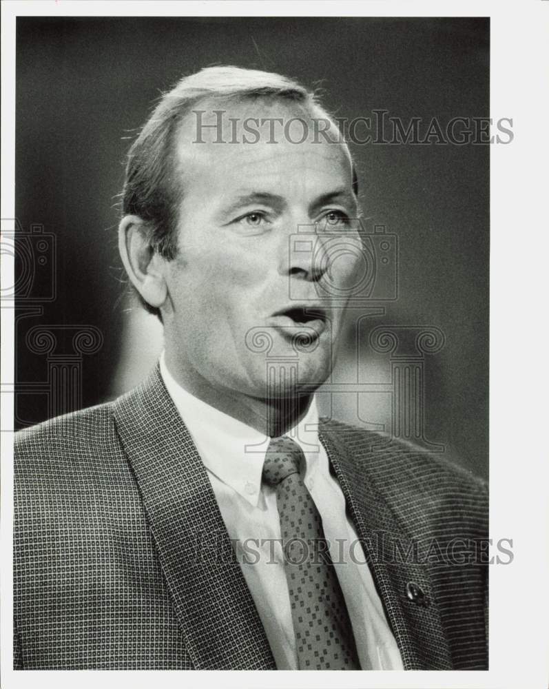 1988 Press Photo Owner Pat Bowlen Of Denver Broncos\' Professional Football Team