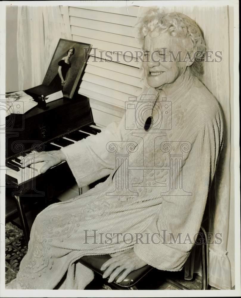 1960 Press Photo Helen Lemmel, Composer of Hymns & Retired Voice Teacher