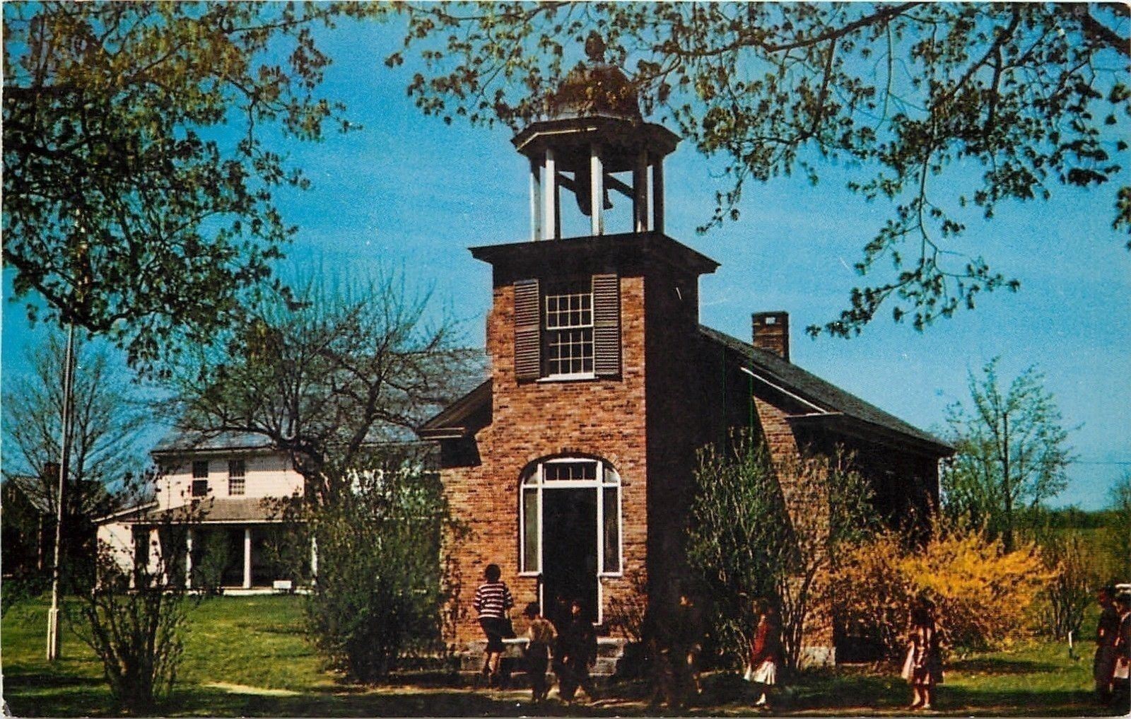 Shelburne Vermont~Vergennes 125 Year Old School~Children~1950-60s Postcard