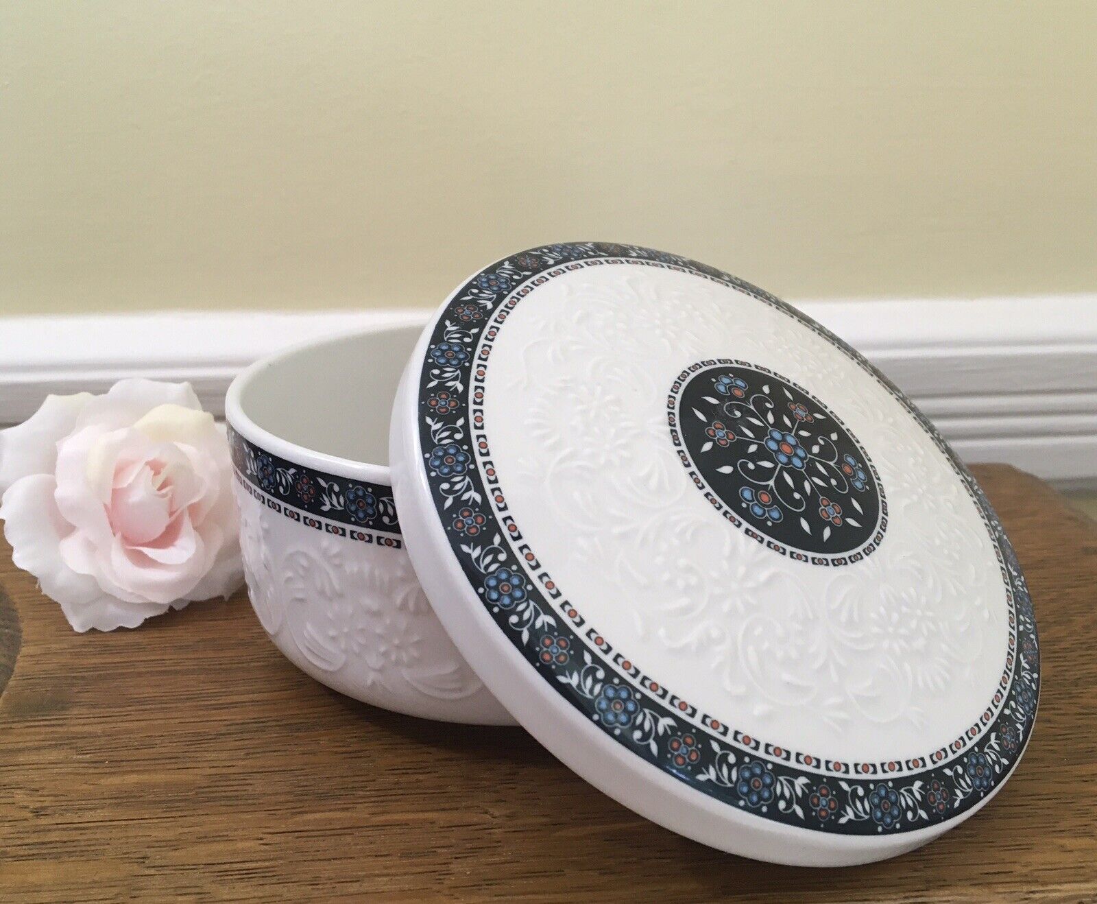 HANKOOK of S Korea Raised Floral White Ceramic Trinket Box with Cobalt Blue Trim