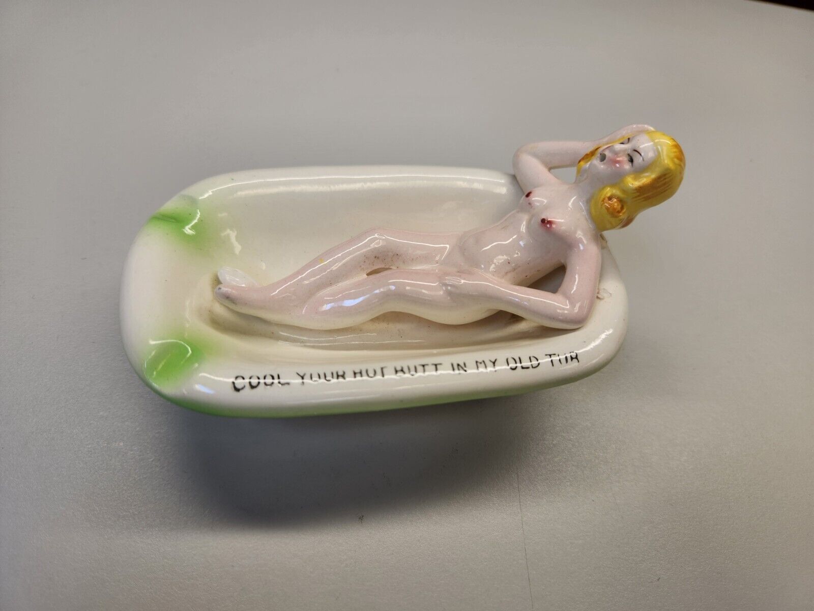 ASHTRAY VINTAGE RISQUÉ PORCELAIN NUDE WOMAN COOL YOUR HOT BUTT IN MY OLD TUB