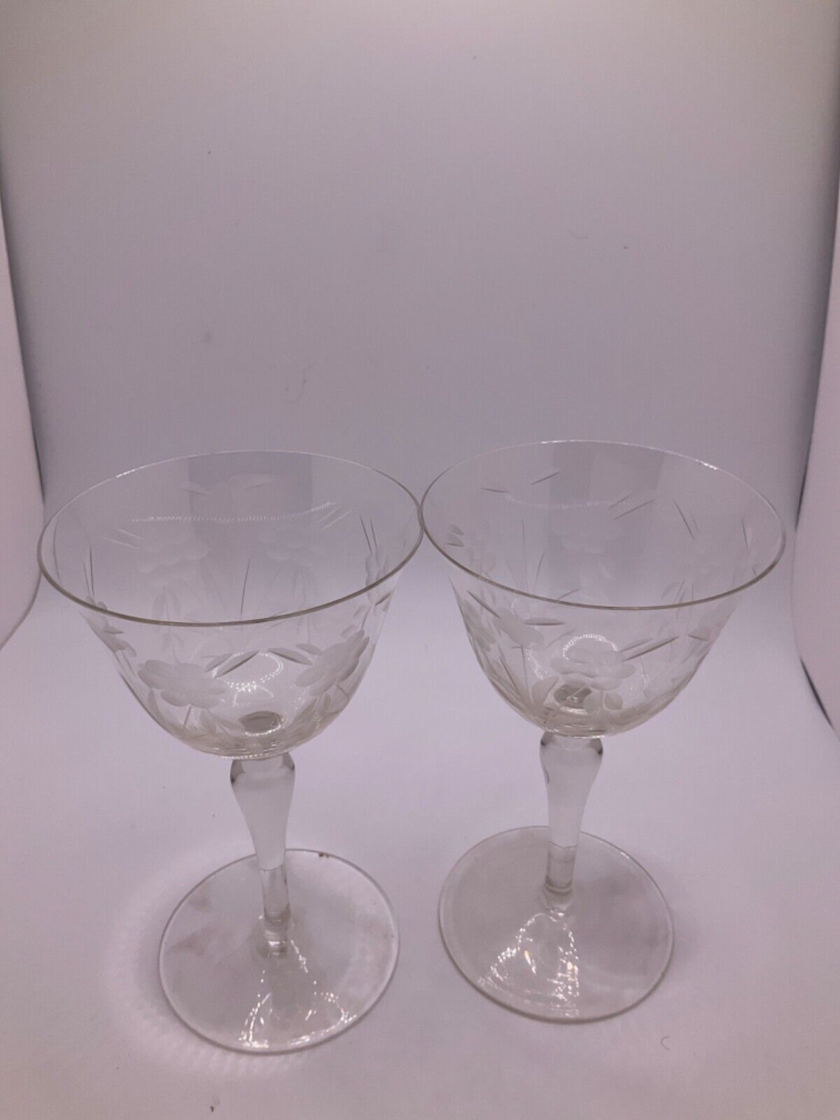 Gorgeous Set of 2 Etched Floral Crystal Wine Glasses - Elegant Stemware