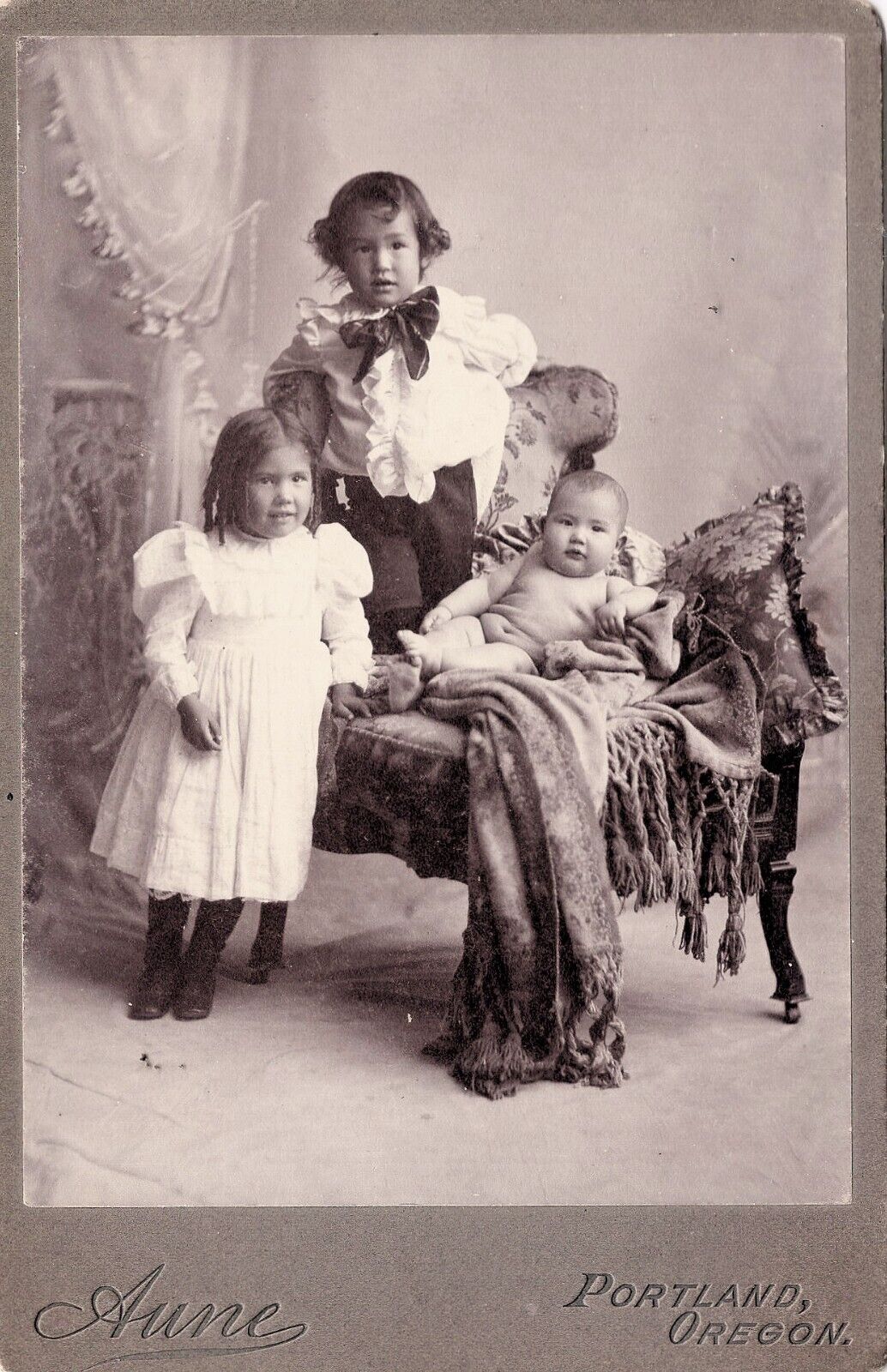1880-89 CC 3 Darling Children, Hidden Mom, Aune Portland, OR Photograph