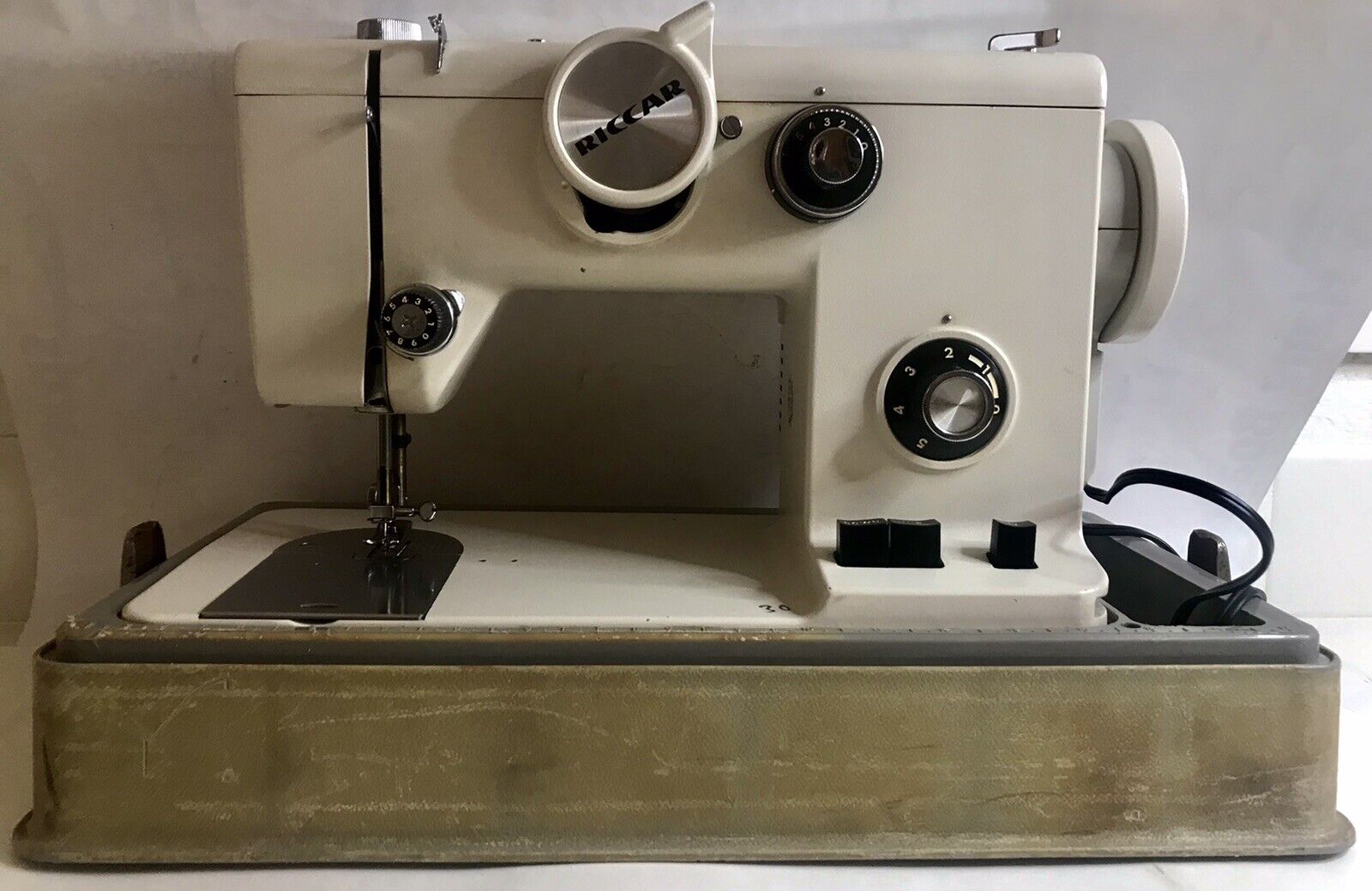 Riccar Sewing Machine Model RZ 777 W/ Case & Pedal - Japan  - Working
