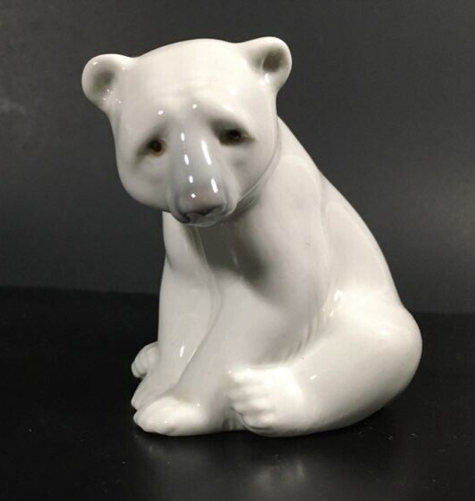 Vintage Lladro Polar Bear Daisa Single Sitting Hand Made in Spain Figurine 3.5\