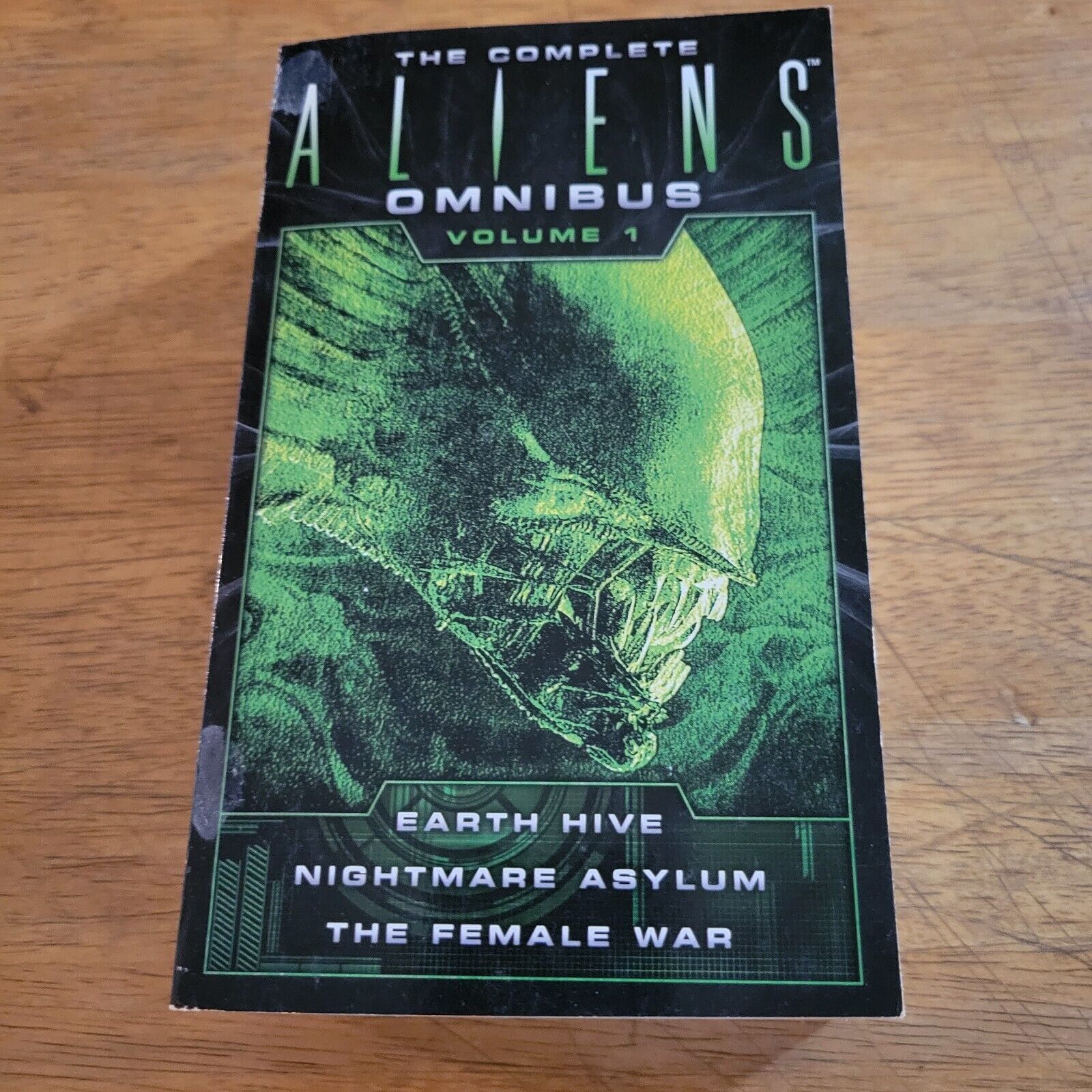 The Complete Aliens Omnibus, Volume 1 