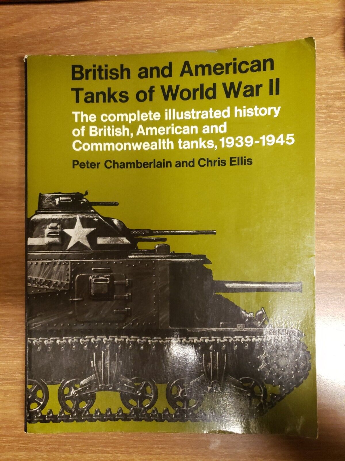 British and American Tanks of World War II - Second U.S. Edition 3rd Print 1981