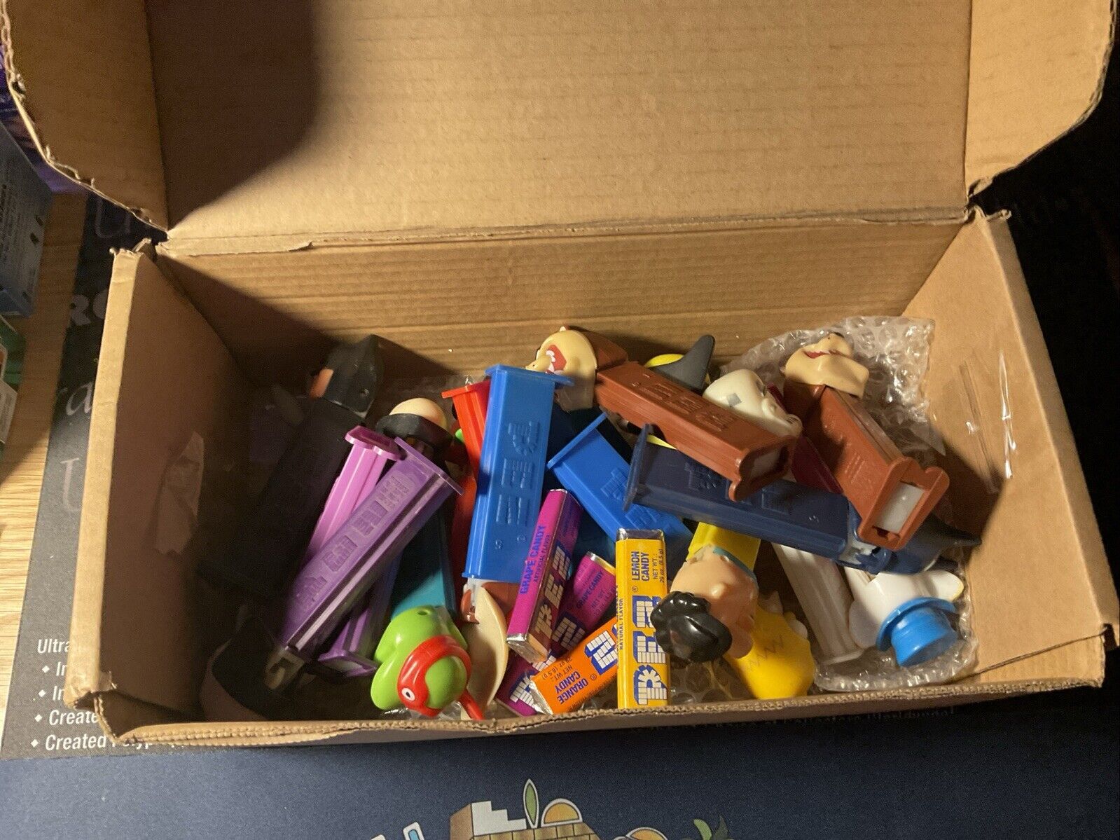 19 Old Vintage Pez Dispensers 🤑🤑🤑🤑 Helps Support Charity