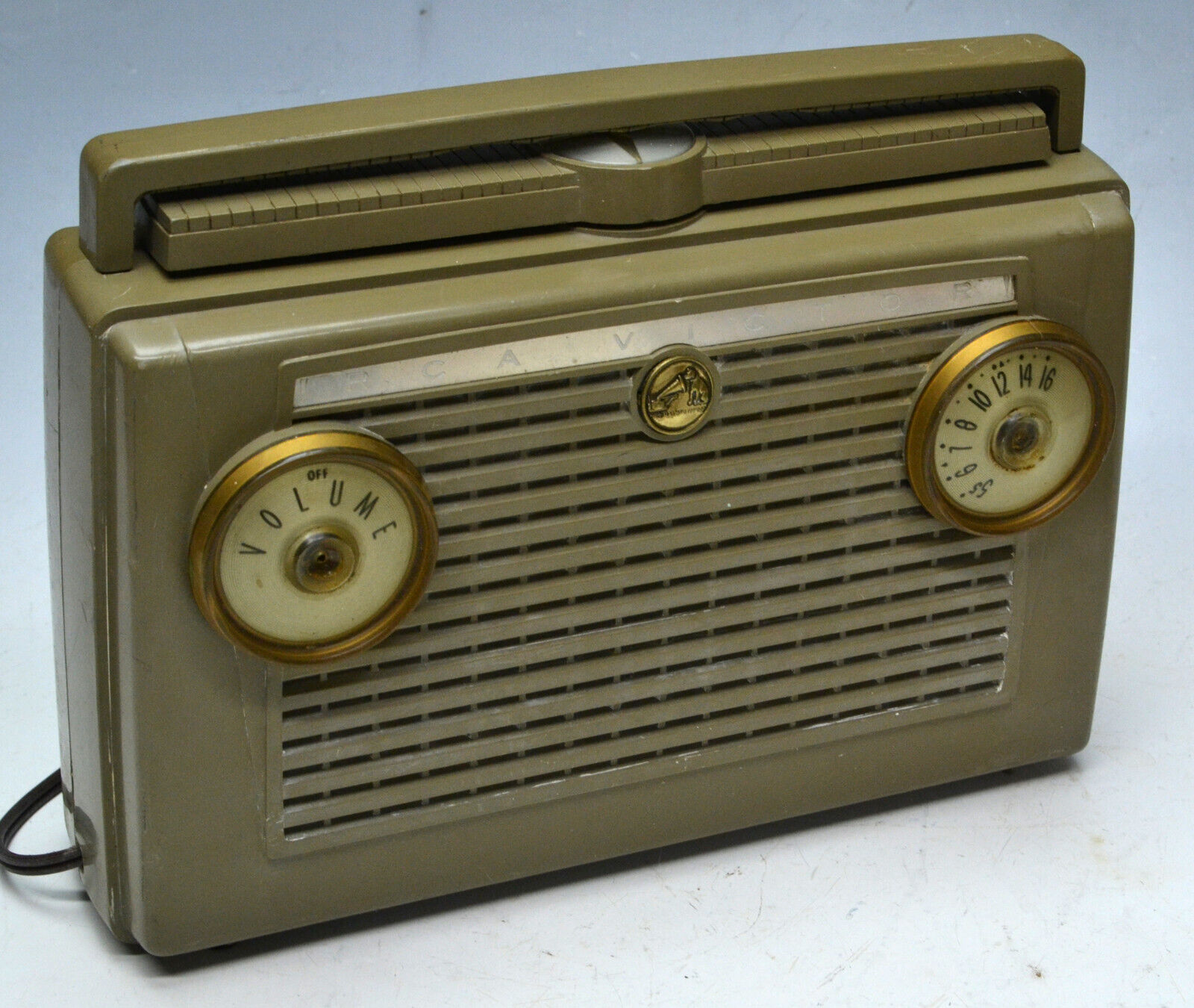 Vintage 1950\'s RCA Victor 7-BX-6J Portable Tube Radio