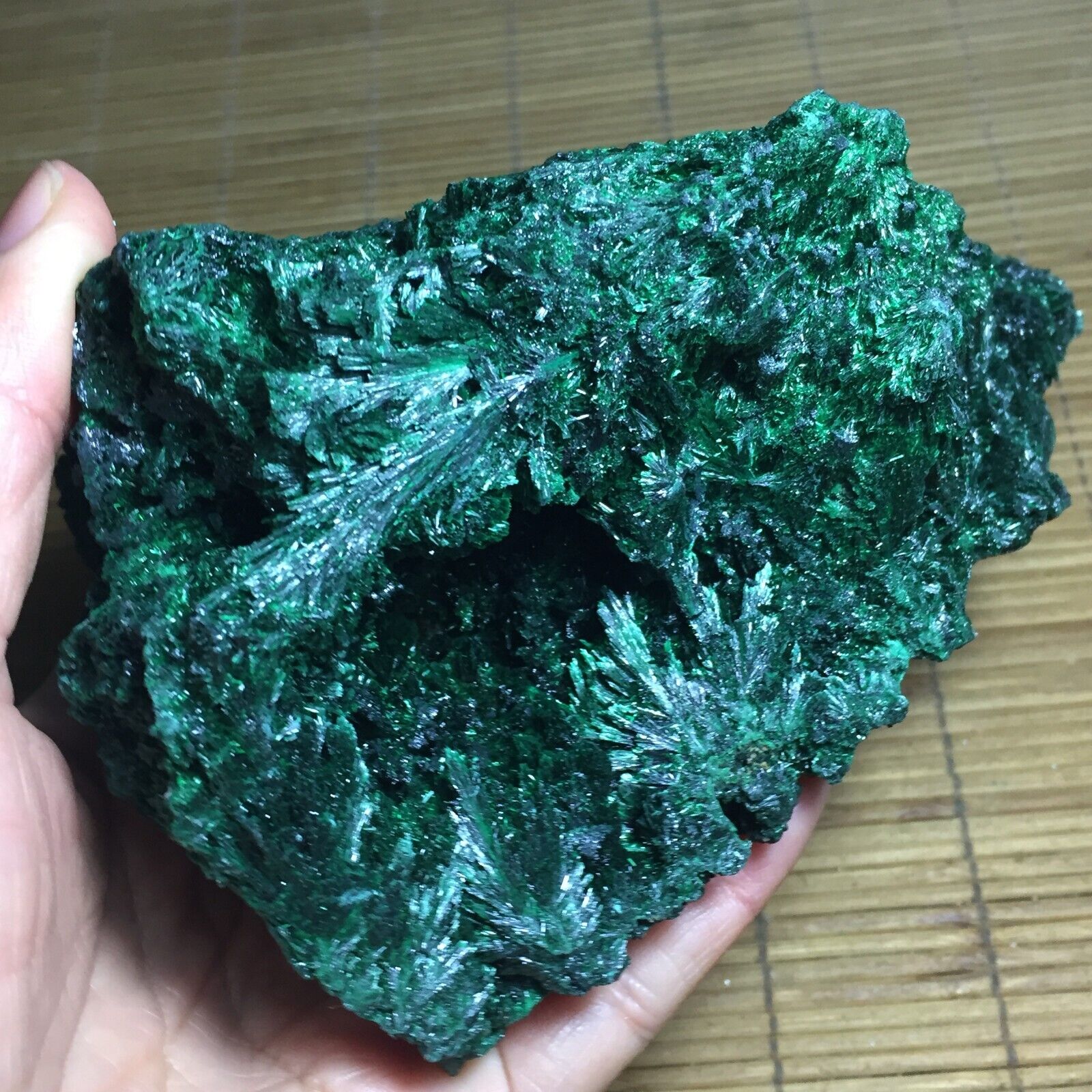 990g Natural Velvet Malachite Gorgeous Green Needles Mineral Specimens Healing