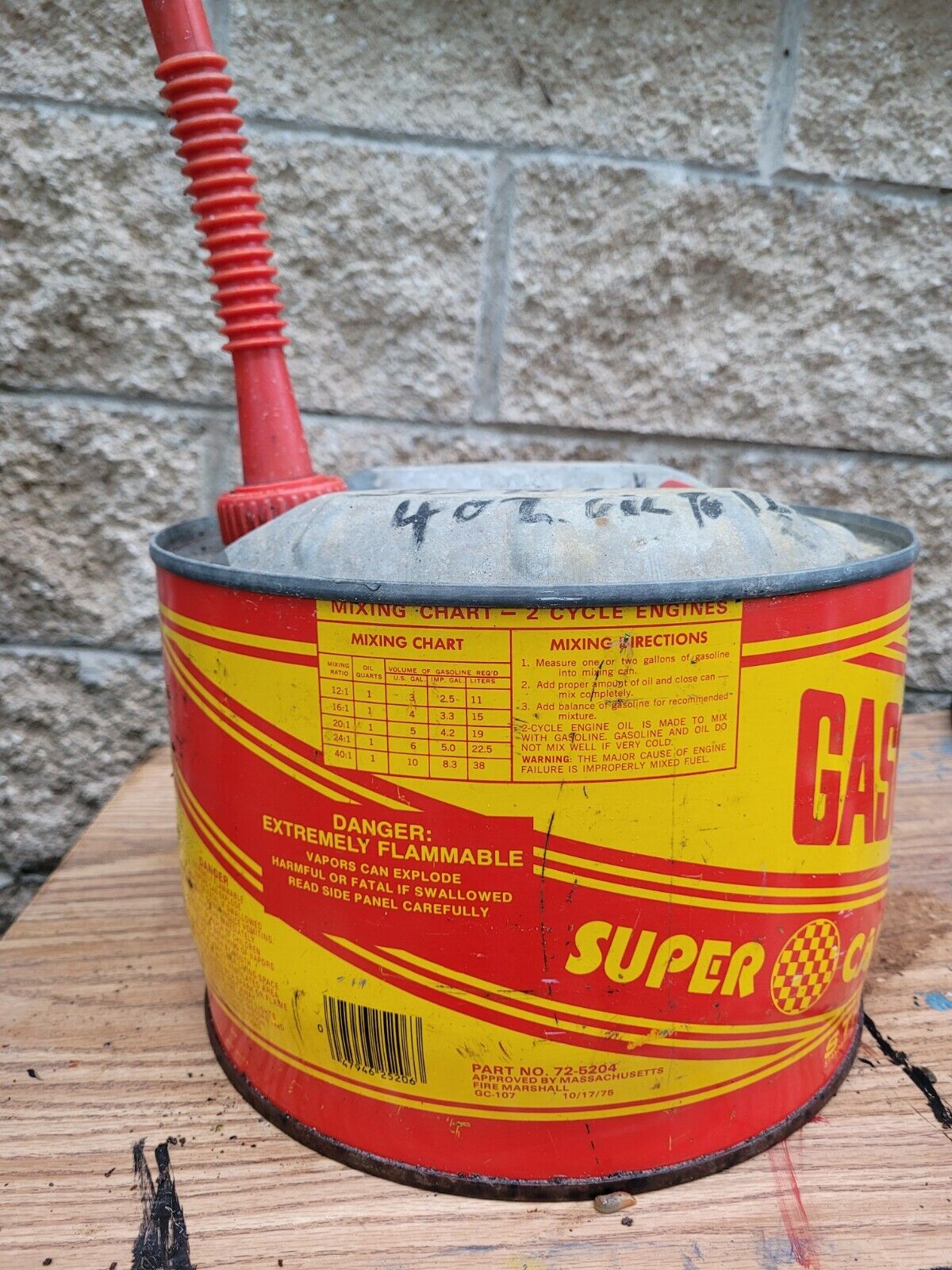 Vintage 1975 Super Can Racing StanCan 2 1/2 Gallon Gas Can Retro Graphics