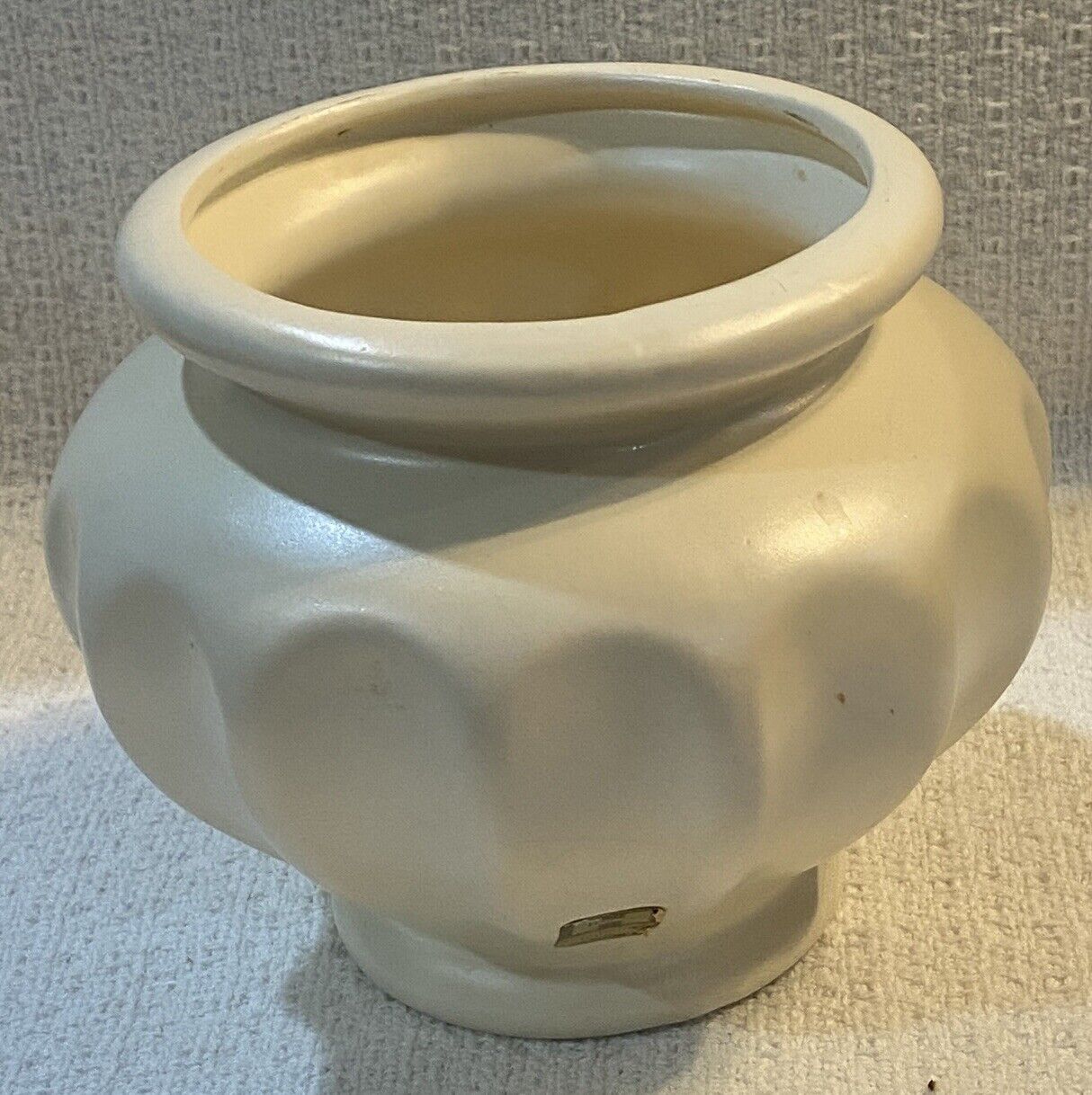 Haeger Pottery Planter with Tag Off-White Ivory Made in the USA Vintage 5 1/4\