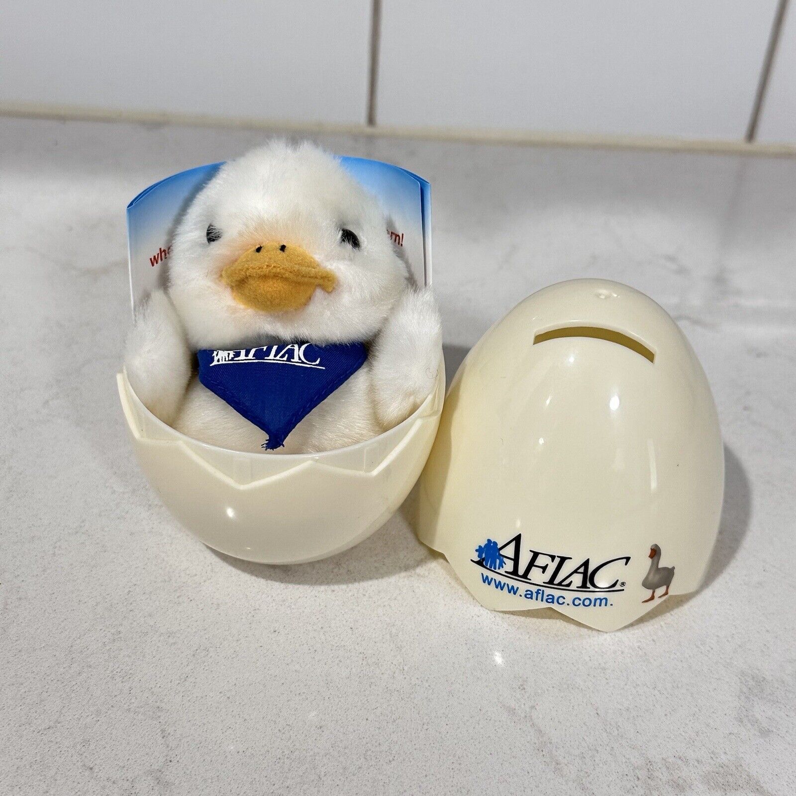 Aflac plastic Egg Bank With 4\