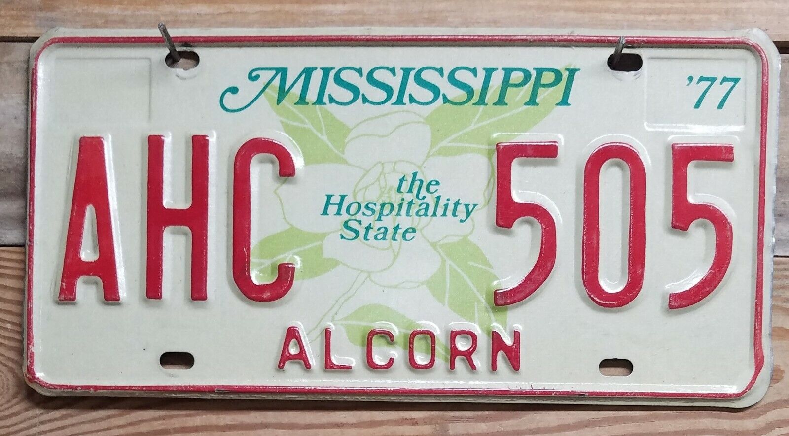Vintage Mississippi expired 1977 The Hospitality State License Plate/Tag-AHC505