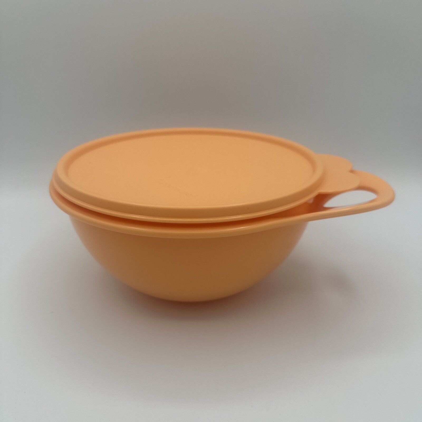 Tupperware Thatsa Bowl Mini 6 Cup Mixing Container Orange Taffy Matching Seal..