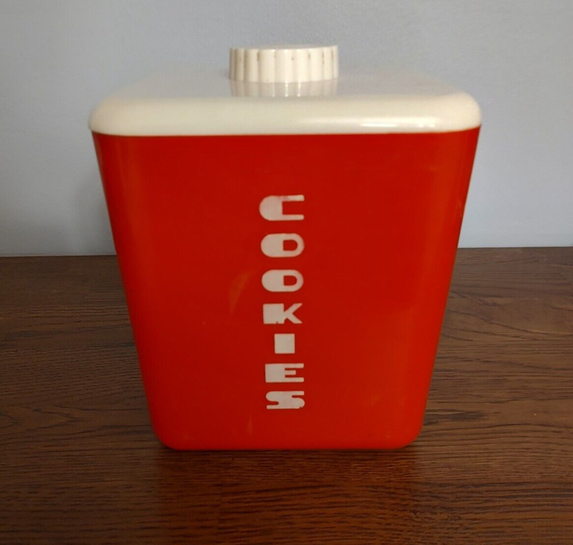 Vtg Lustro Ware Red Plastic Cookie Container Snacks Treats